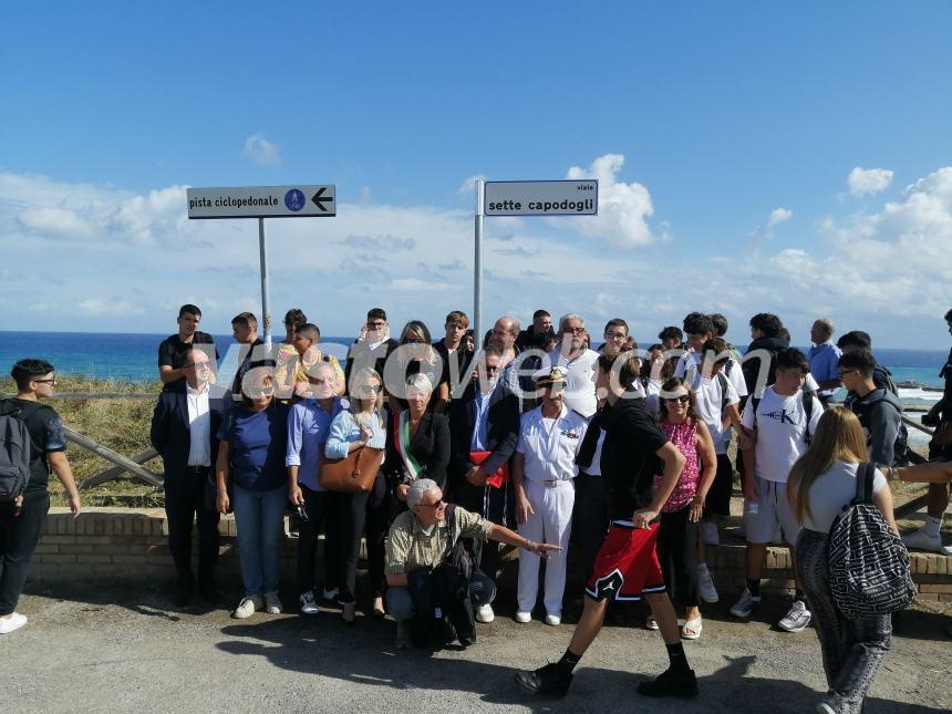 Nasce a Punta Aderci “Viale dei Capodogli”: “Vasto non dimentica il drammatico spiaggiamento”