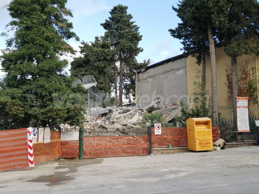 Vasto dice addio alla Scuola Paolucci: completata la fase di demolizione