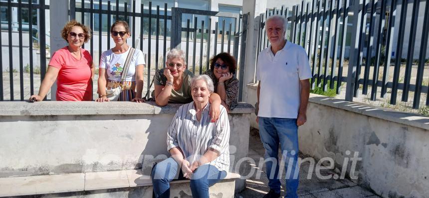 La sede del liceo "Pace" resta ancora chiusa: «Sei anni trascorsi invano dal sisma»