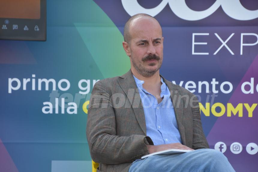 Mobilità elettrica: tra fatti e fake news, il dibattito a Ecomob Expo City