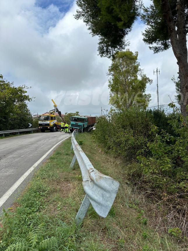 Scontro camion-auto in via San Lorenzo, ferita una 34enne moldava