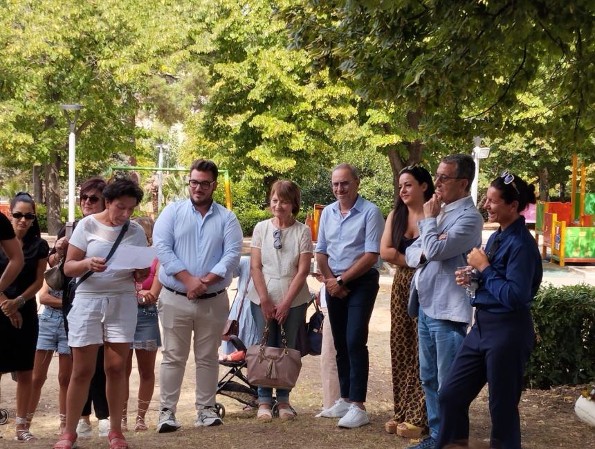 Inaugurato il chiosco della villa comunale con un ricordo a Nicole Daniele