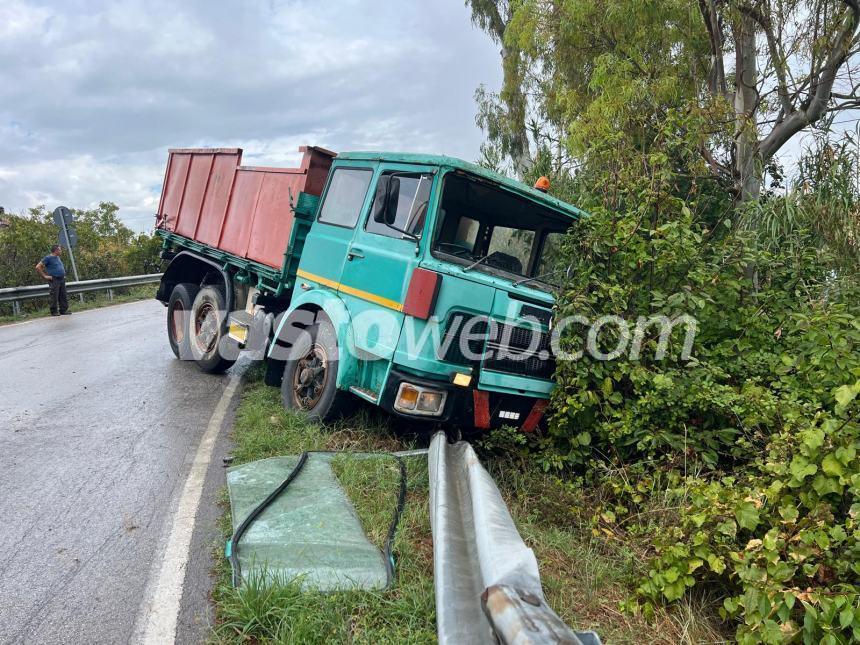 Scontro camion-auto in via San Lorenzo, ferita una 34enne moldava