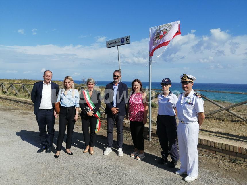 Nasce a Punta Aderci “Viale dei Capodogli”: “Vasto non dimentica il drammatico spiaggiamento”