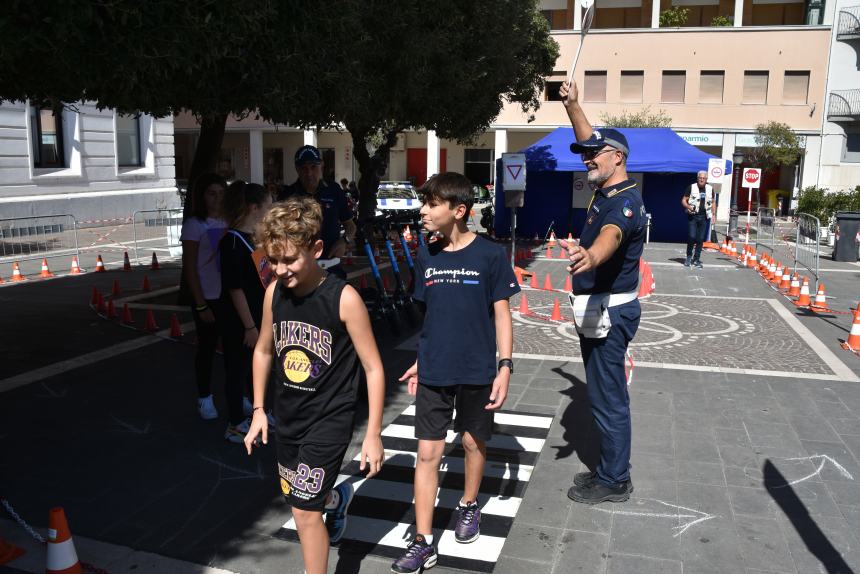 Scopriamo il mondo dei veicoli green all'Ecomob Expo City in piazza Monumento