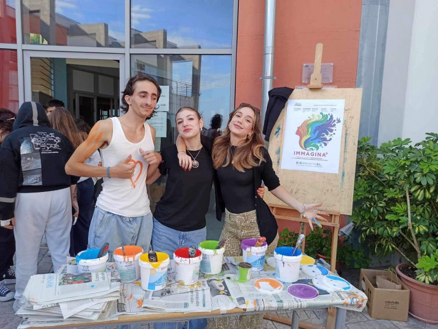 Studenti e docenti del Liceo Artistico omaggiano la Giornata Internazionale della Pace