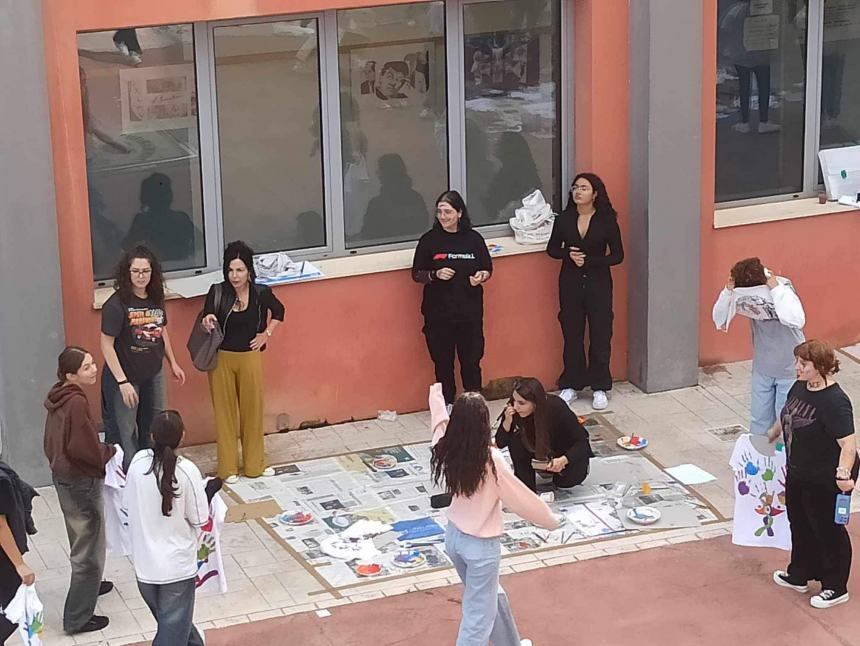 Studenti e docenti del Liceo Artistico omaggiano la Giornata Internazionale della Pace