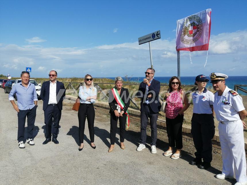 Nasce a Punta Aderci “Viale dei Capodogli”: “Vasto non dimentica il drammatico spiaggiamento”