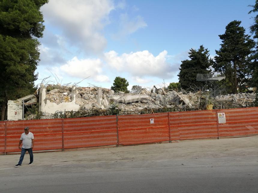 Vasto dice addio alla Scuola Paolucci: completata la fase di demolizione