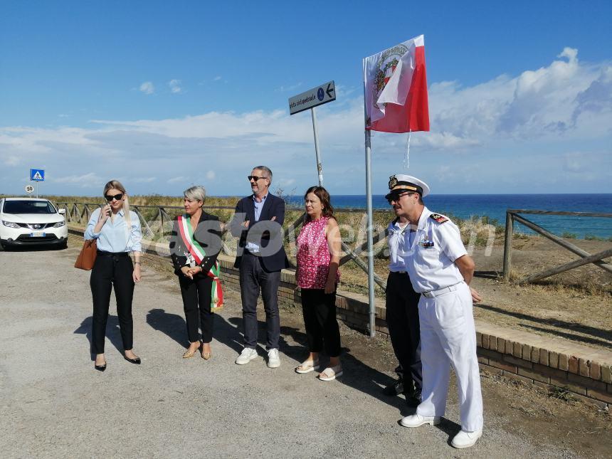 Nasce a Punta Aderci “Viale dei Capodogli”: “Vasto non dimentica il drammatico spiaggiamento”