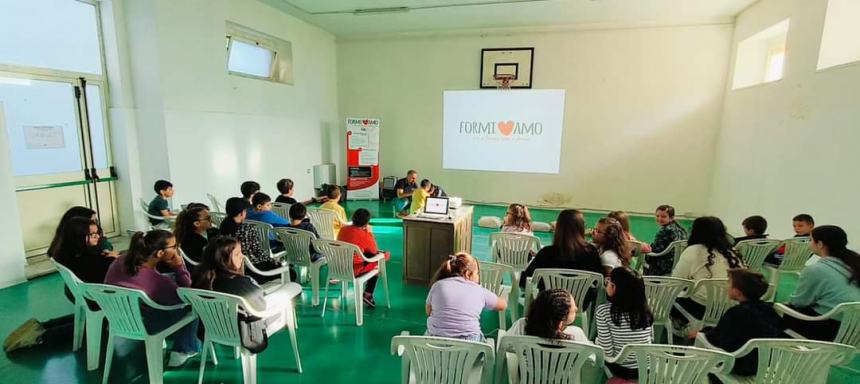 A Roccaspinalveti a scuola di primo soccorso e installato un defibrillatore 