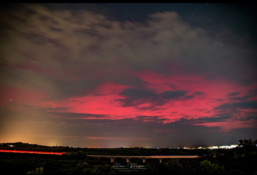 Lo spettacolo dell'aurora boreale visto da San Salvo: gli scatti del vastese Alex Raspa