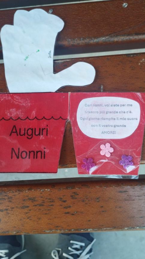 «Vogliamo più bene ai nipoti che agli stessi figli», quando essere nonni è una gioia della vita