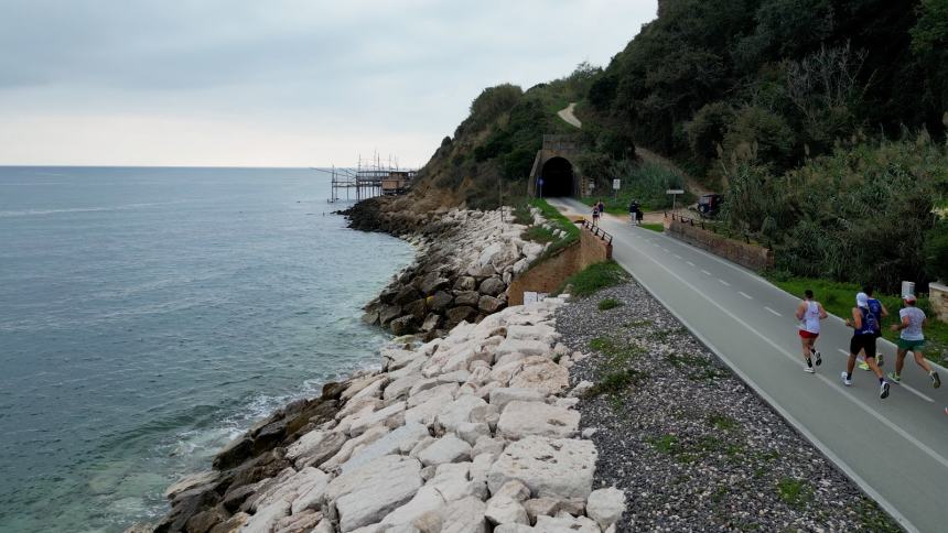 Un mare di partecipanti alla 2ª edizione della “Costa dei Trabocchi-BCC Half Marathon”