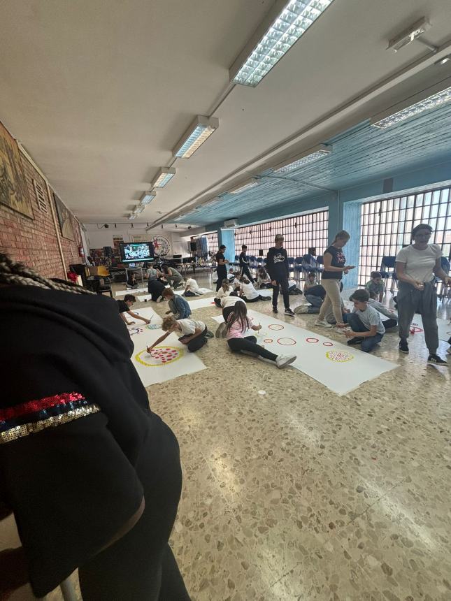 La scuola Rossetti in collegamento con l’atelier di Herve Tullet a Parigi