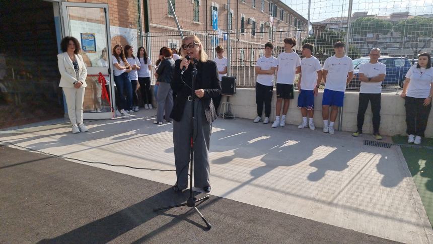 Il taglio del nastro all'istituto Alfano da Termoli