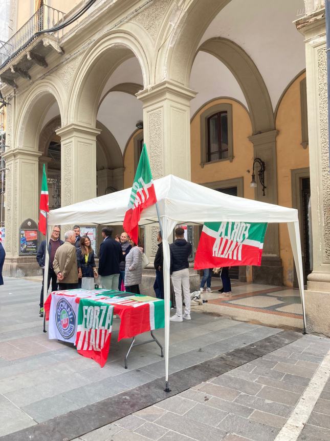 Forza Italia Giovani Abruzzo: "La campagna di tesseramento continua anche sotto la pioggia"