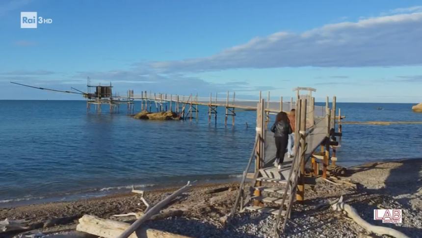 Punta Aderci, i trabocchi e il salvataggio dei capodogli: Vasto protagonista a Report