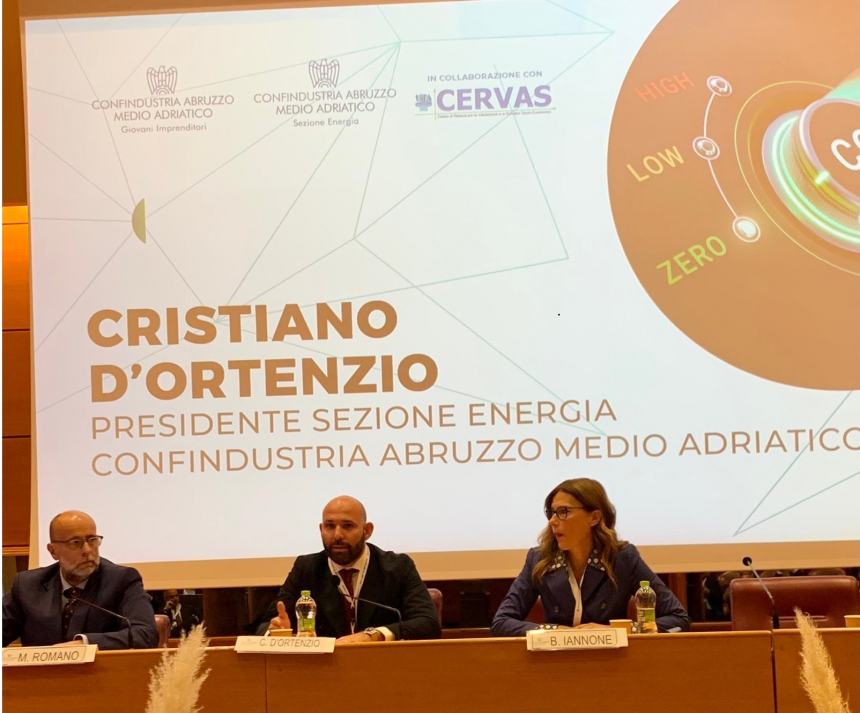 Infrastrutture energetiche e decarbonizzazione: a Pescara conferenza sul rinnovabile