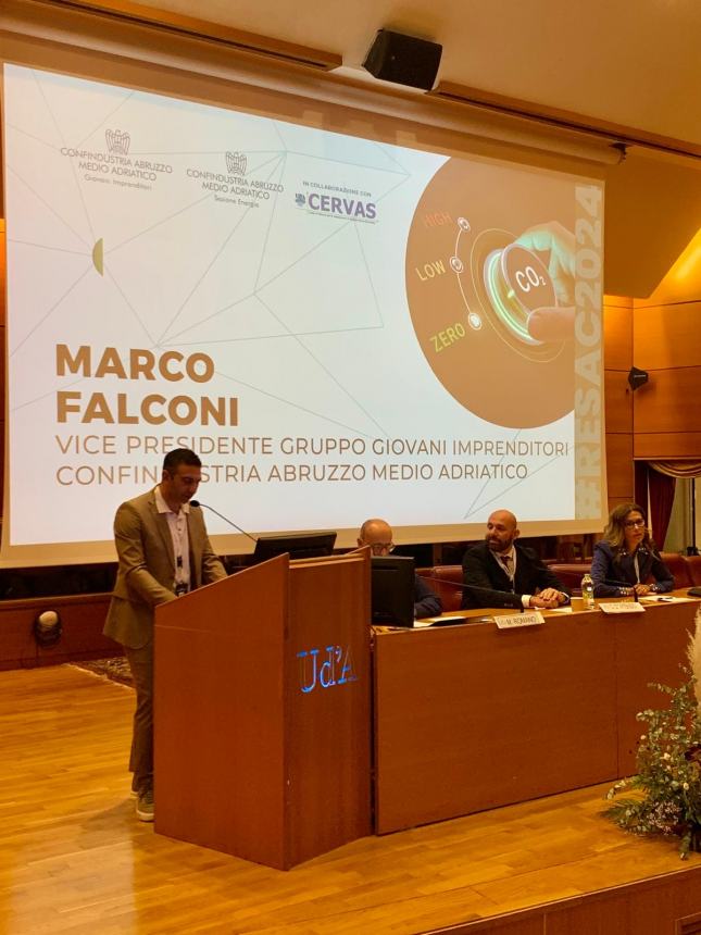 Infrastrutture energetiche e decarbonizzazione: a Pescara conferenza sul rinnovabile