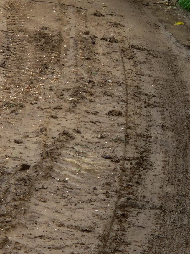 “A Torino di Sangro contrada Capriccio da giorni sommersa dal fango”