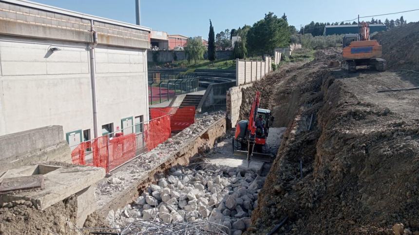 Lavori allo stadio di Montenero