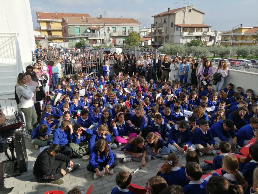 Taglio del nastro a San Salvo per la nuova scuola di via Ripalta: “Emozione grande”