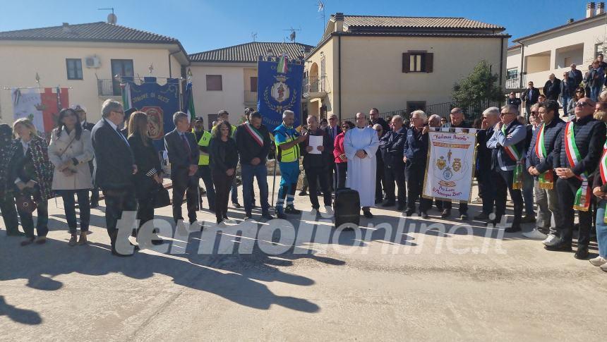 Gli angeli di San Giuliano, «Dio li ha presi in consegna e li abbraccia insieme a chi insegna»