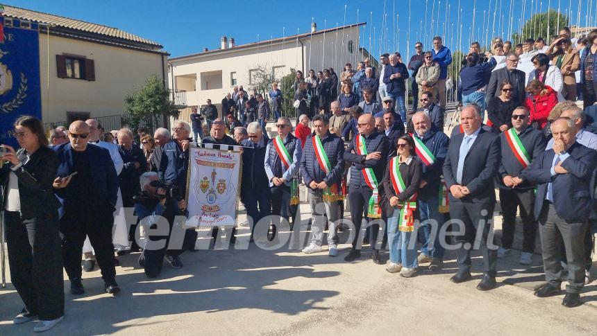 Gli angeli di San Giuliano, «Dio li ha presi in consegna e li abbraccia insieme a chi insegna»