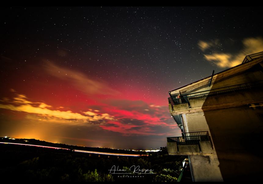 Lo spettacolo dell'aurora boreale visto da San Salvo: gli scatti del vastese Alex Raspa