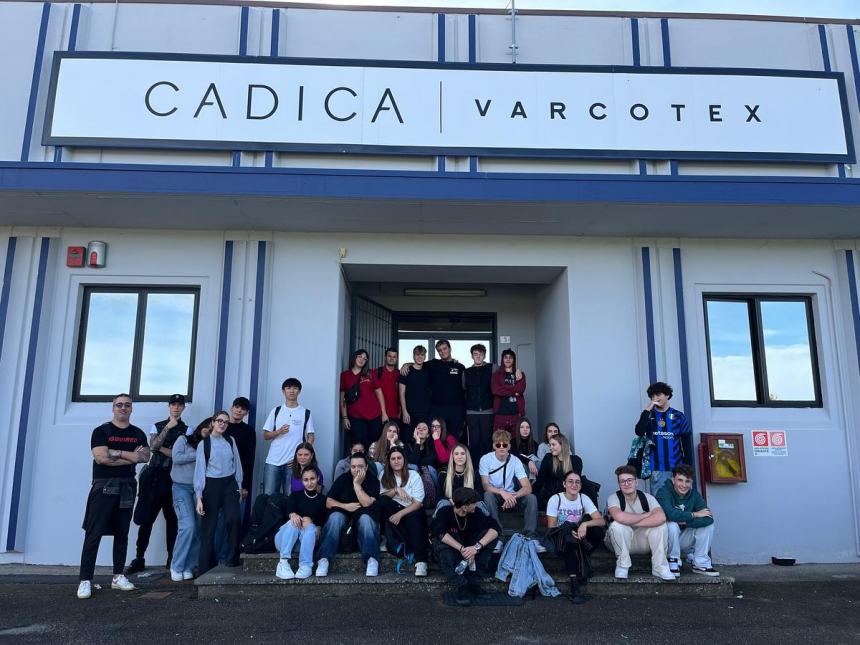 Alunni del Palizzi in visita alla Cadica Varcotex di Monteodorisio