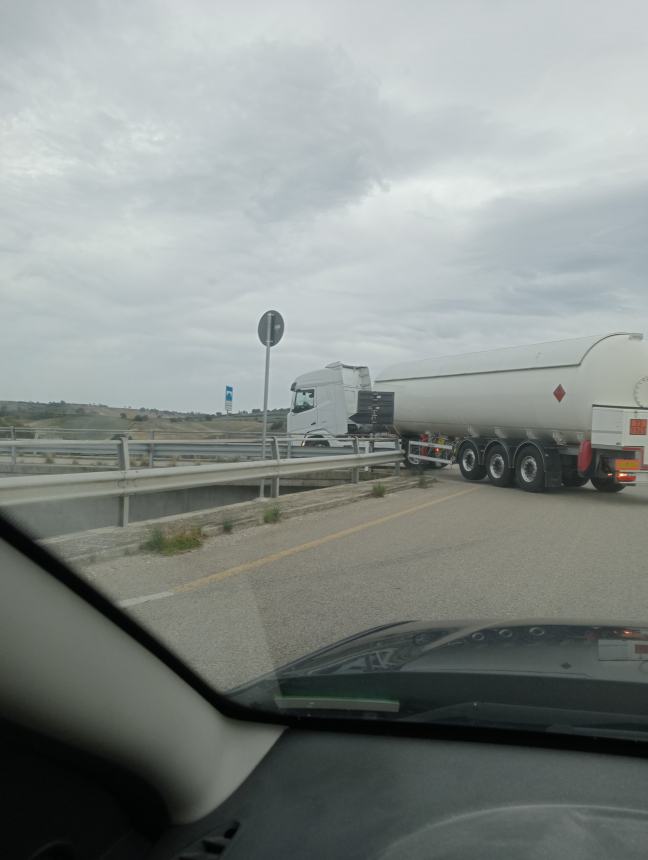 Mezzi pesanti sul Ponte dello Sceriffo, «E' pericolante solo per il trasporto pubblico»