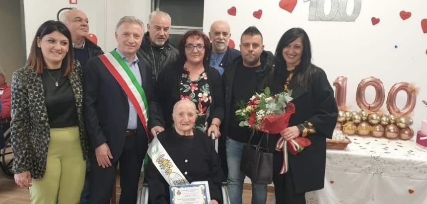 Torrebruna in festa: nonna Fiorentina compie 100 anni