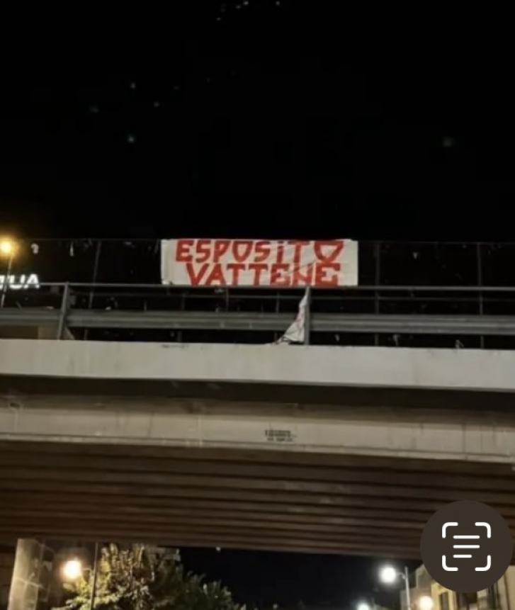 “Esposito vattene”: dal centro storico a Vasto Marina, cresce la protesta della Curva Sud