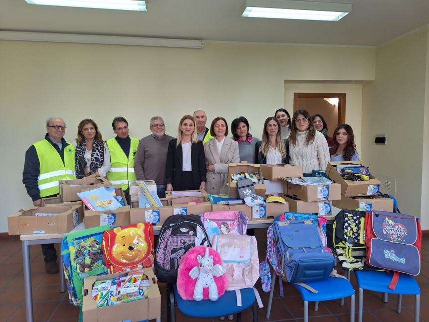 Un successo l'iniziativa "Zaino sospeso" del Lions Club Vasto