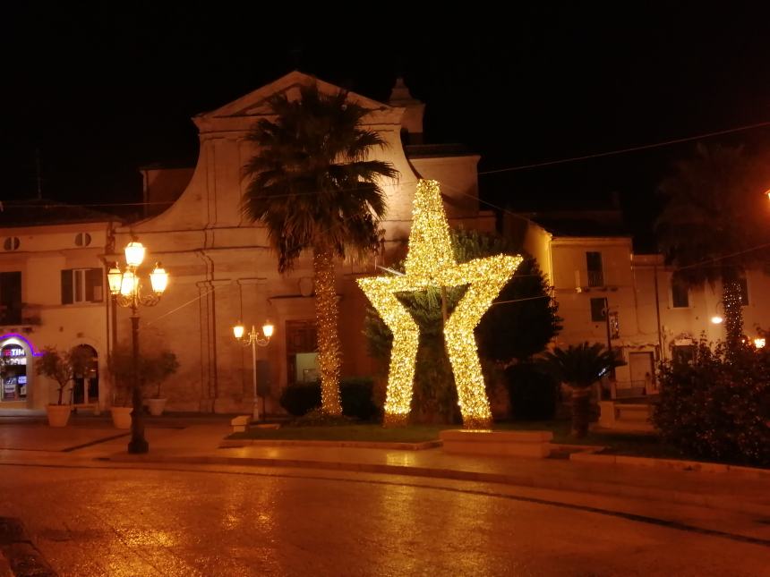 Il Natale è alle porte: si accendono le luminarie a Vasto