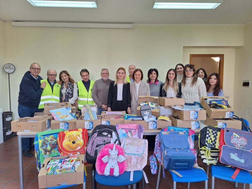 Un successo l'iniziativa "Zaino sospeso" del Lions Club Vasto