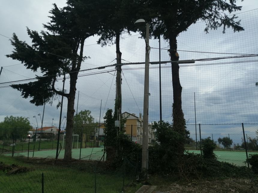 Campetto di Sant'Antonio Abate: nuova rete, pulizia e una stradina che agevola la mobilità 