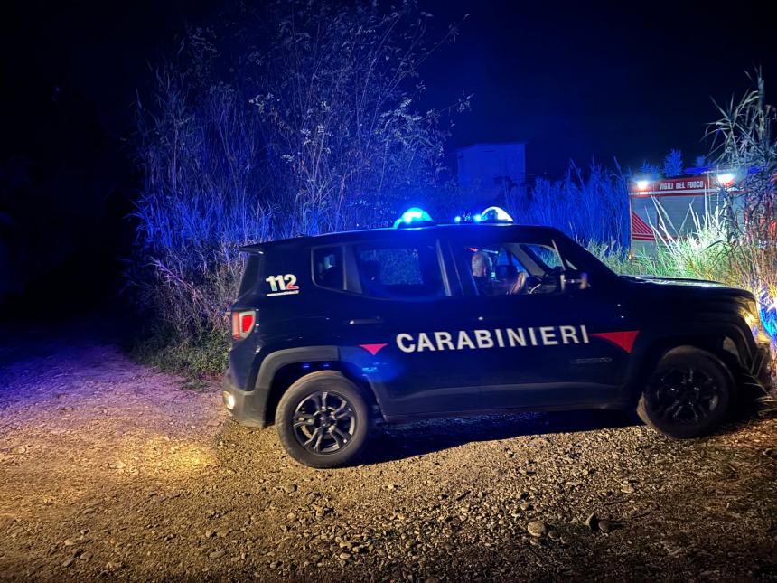 Cadavere di un uomo rinvenuto lungo il fiume Sangro, corpo recuperato e trasferito in obitorio