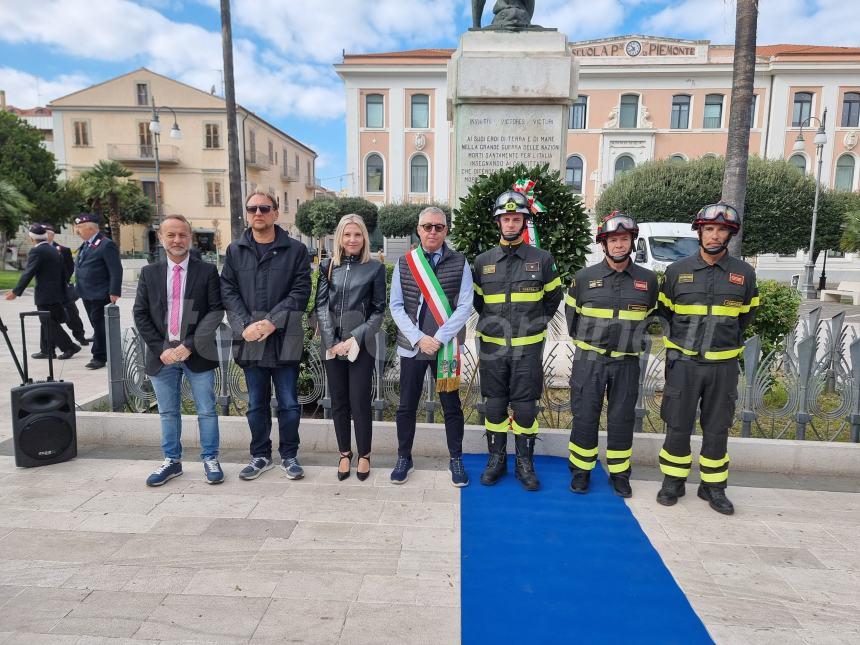 La commemorazione del 4 novembre in piazza Monumento