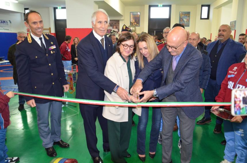 Malagò inaugura la sezione di Pesistica alla scuola allievi agenti di Polizia