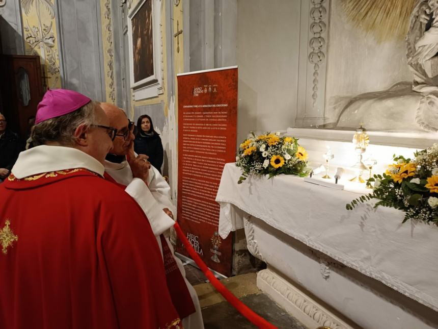 La Confraternita della Sacra Spina e Gonfalone ospite a Ortona per  la Sacra Ampolla