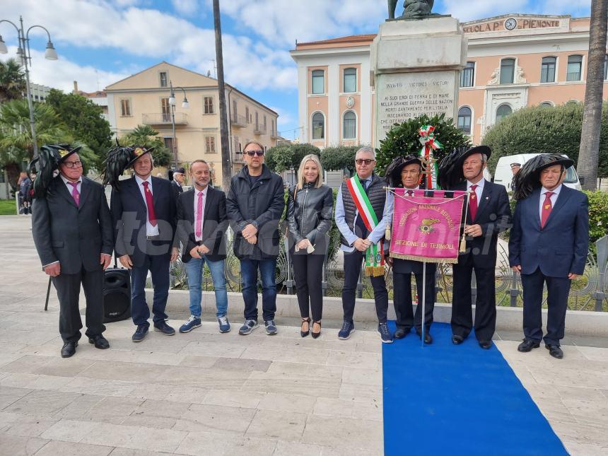 La commemorazione del 4 novembre in piazza Monumento