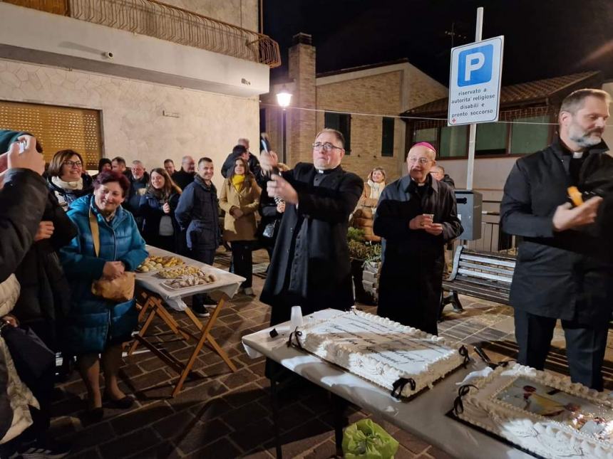 Grande emozione per l'arrivo di don Andrea Manzone nella comunità di Pollutri