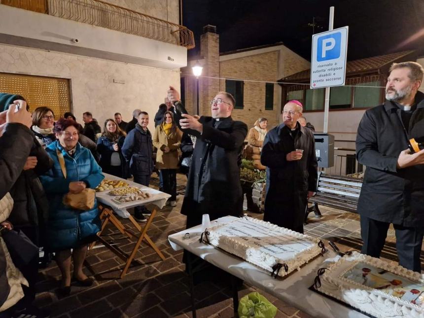 Grande emozione per l'arrivo di don Andrea Manzone nella comunità di Pollutri