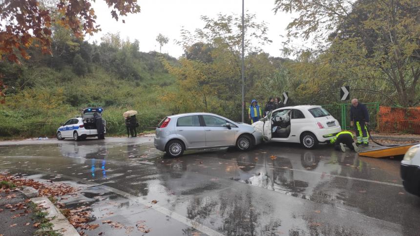 Incidente in viale Padre Pio, 3 feriti