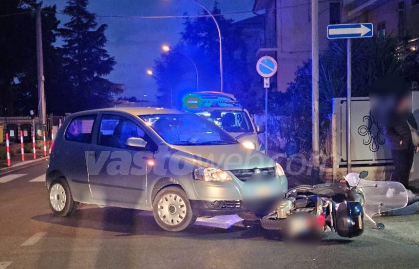 Scontro auto-scooter in via Madonna dell'Asilo, ferito un 54enne