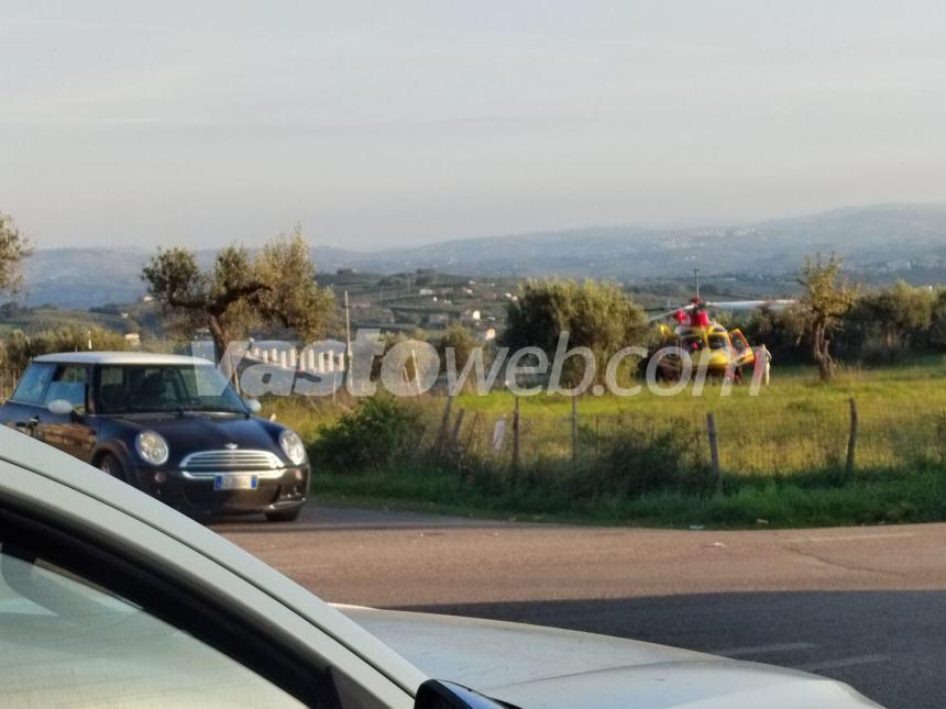 Violento scontro moto-bus tra Vasto e Cupello: 17enne trasferito in codice rosso a Pescara