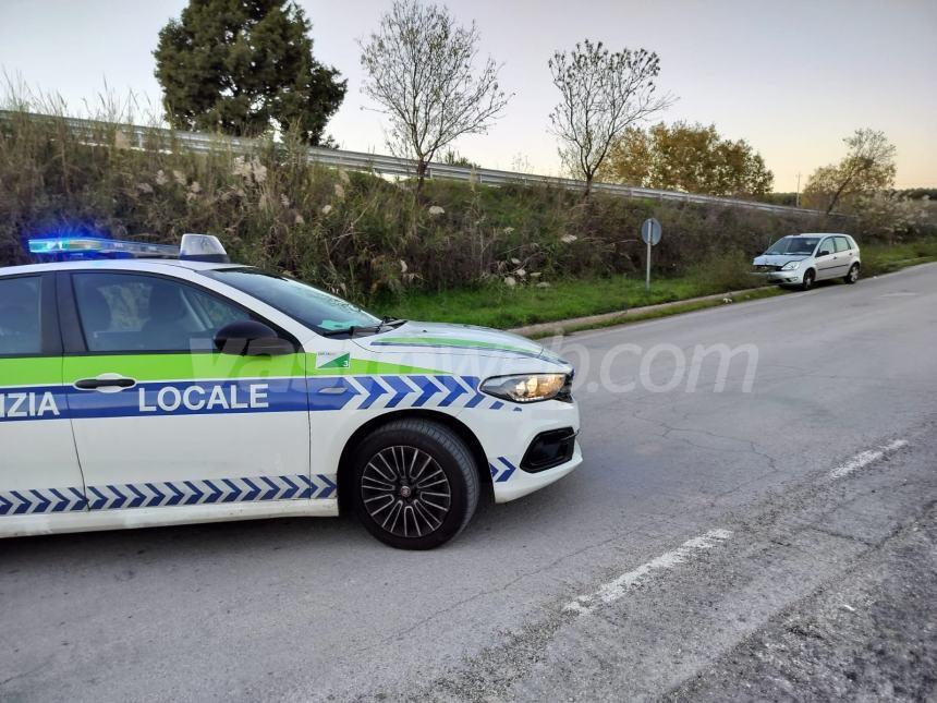 Auto fuori strada in contrada Prato a San Salvo, ferita una donna