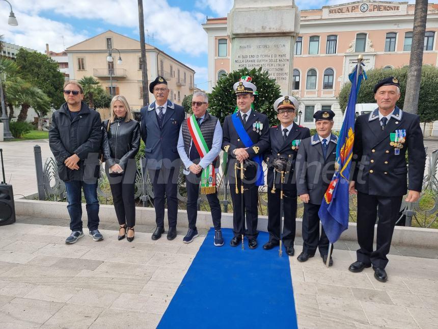 La commemorazione del 4 novembre in piazza Monumento